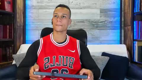 Snapshot of sterling_magnus chatting on 02.21.26 online show from 02.21.26