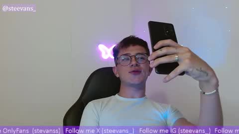 Snapshot of stevans_ chatting on 09.27.25 Stevan online show from 09.27.25