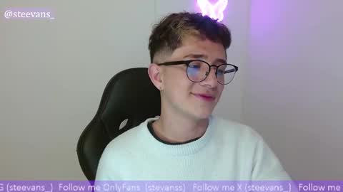 Snapshot of stevans_ chatting on 10.24.25 Stevan online show from 10.24.25