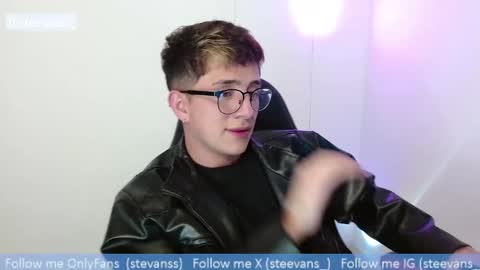 Snapshot of stevans_ chatting on 10.30.25 Stevan online show from 10.30.25