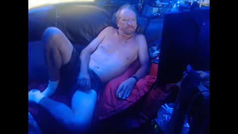 Snapshot of stevemiller0973 chatting on 05.17.26 TheCapt. online show from 05.17.26