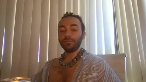 Snapshot of stevey_94 chatting on 09.14.25 gay tease online show from 09.14.25