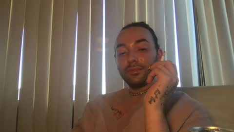 Snapshot of stevey_94 chatting on 10.05.25 gay tease online show from 10.05.25