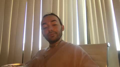 Snapshot of stevey_94 chatting on 10.06.25 gay tease online show from 10.06.25