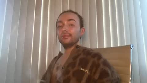 Snapshot of stevey_94 chatting on 10.26.25 gay tease online show from 10.26.25