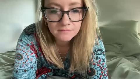 Snapshot of steviegirl4u chatting on 02.04.25 StevieGirl4U online show from 02.04.25