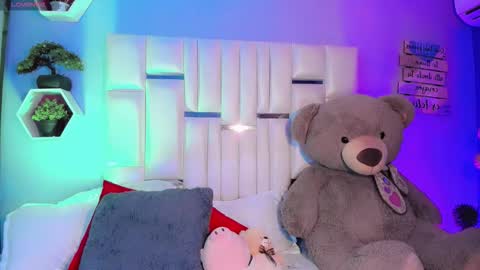 Steisee Reyes online show from 09.20.25