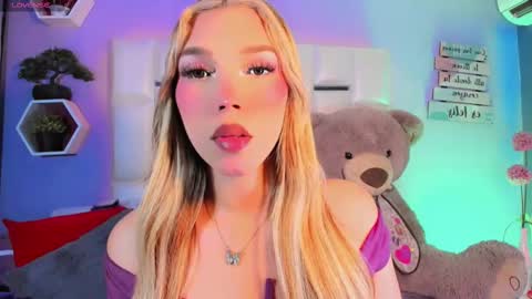 Steisee Reyes online show from 10.08.25