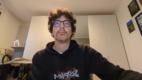 Snapshot of sti270452 chatting on 01.06.26 Jenk online show from 01.06.26