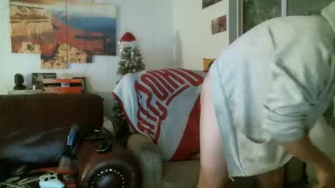 Snapshot of stickey4areason chatting on 11.16.25 stickey online show from 11.16.25