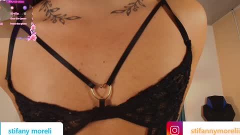 Stifanny Moreli  online show from 09.18.25