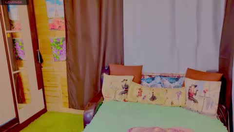 StiphlerMomy online show from 10.25.25