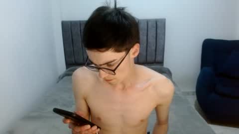 Snapshot of stiv_grant chatting on 06.19.26 stiv_grant online show from 06.19.26