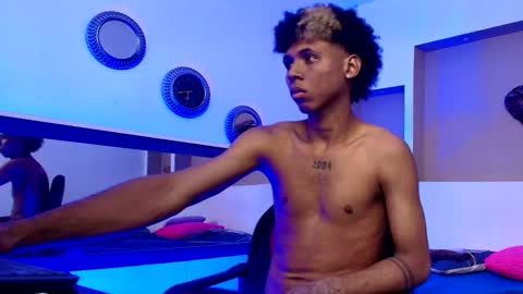 Stiven  online show from 10.18.25