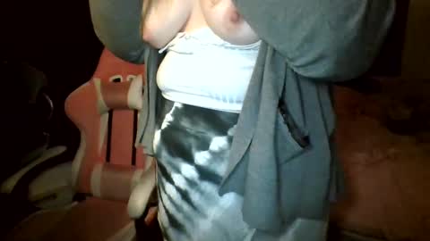 Snapshot of stoned2dabones666 chatting on 01.06.25 Haily online show from 01.06.25