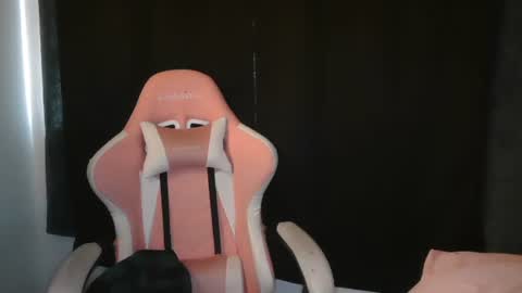 Snapshot of stoned2dabones666 chatting on 02.16.25 Haily online show from 02.16.25