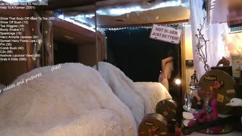 Snapshot of stonykat chatting on 03.11.25 Stony Kat online show from 03.11.25