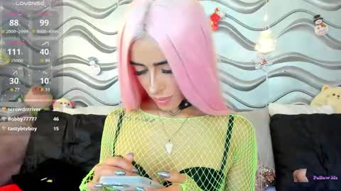 Snapshot of stormirusso chatting on 12.06.24 Mar online show from 12.06.24