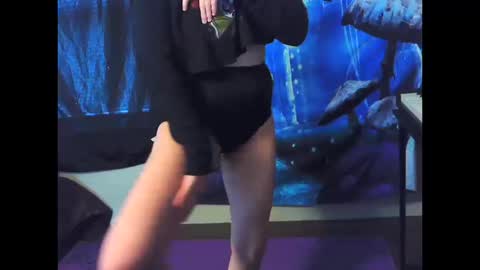 Snapshot of stormythunder chatting on 10.15.25 Stormythunder online show from 10.15.25