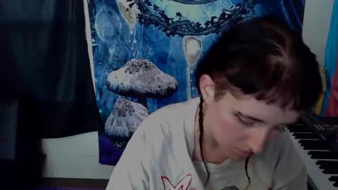 Snapshot of stormythunder chatting on 11.13.25 Stormythunder online show from 11.13.25