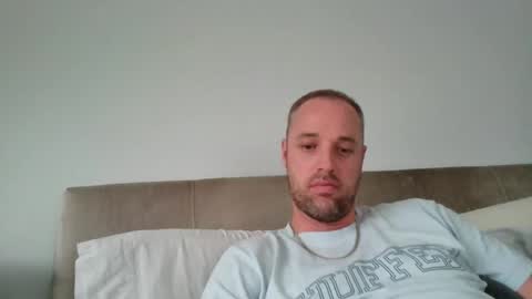 str8feet33 online show from 11.26.25