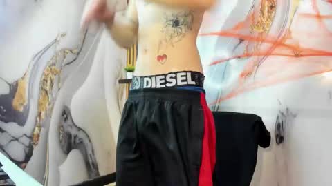 Snapshot of straightboy_nick chatting on 11.07.25 NICK online show from 11.07.25