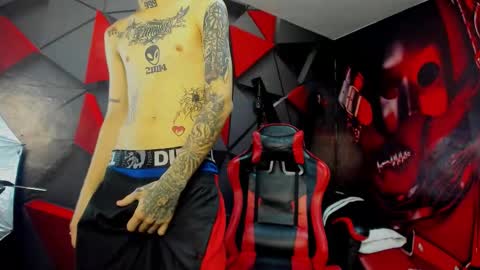 Snapshot of straightboy_nick chatting on 11.23.25 NICK online show from 11.23.25