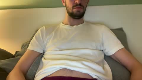 straightfirelotus69420 online show from 12.04.25