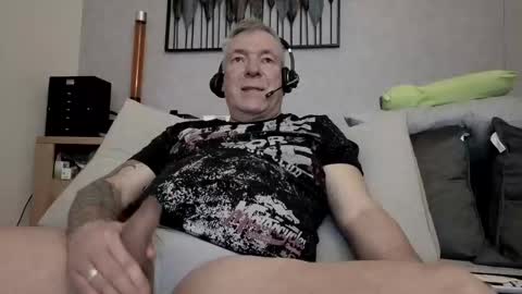 Snapshot of stranger1966 chatting on 04.27.26 Stranger online show from 04.27.26