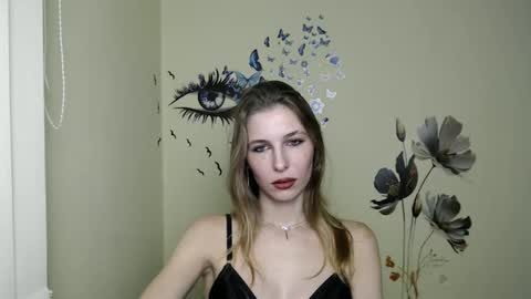 Snapshot of stranger_giirl chatting on 12.14.24 Amalia online show from 12.14.24