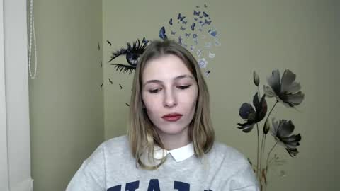 Snapshot of stranger_giirl chatting on 12.14.24 Amalia online show from 12.14.24