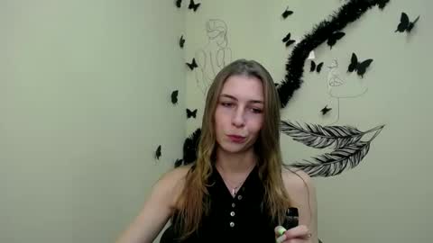 Snapshot of stranger_giirl chatting on 12.21.24 Amalia online show from 12.21.24