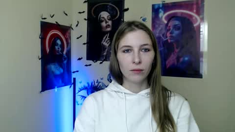 Snapshot of stranger_giirl chatting on 11.04.25 Amalia online show from 11.04.25