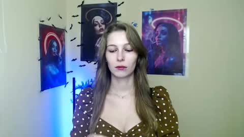 Snapshot of stranger_giirl chatting on 11.24.25 Amalia online show from 11.24.25