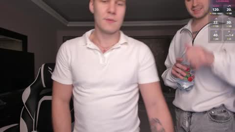 Snapshot of stranggee chatting on 12.20.24 Artem online show from 12.20.24