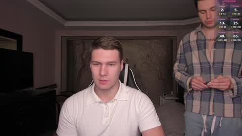 Snapshot of stranggee chatting on 01.11.25 Artem online show from 01.11.25