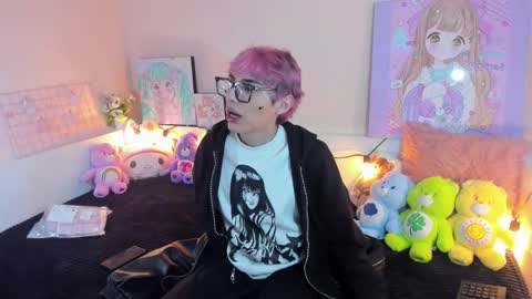 strawberry_kitty_ online show from 11.30.25