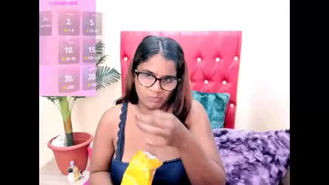 strawberry_lipz online show from 09.18.25