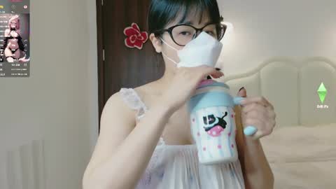 Snapshot of strawberry_loveee chatting on 07.28.26 strawberry_loveee online show from 07.28.26