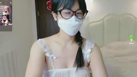 Snapshot of strawberry_loveee chatting on 07.28.26 strawberry_loveee online show from 07.28.26