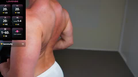 Snapshot of streatmeat chatting on 12.02.24 streatmeat online show from 12.02.24