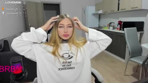 Streis  open pvt online show from 10.17.25