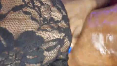 stretchmarksebony online show from 11.30.25