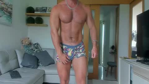 Snapshot of strong_arni chatting on 12.26.24 Strong Arni online show from 12.26.24