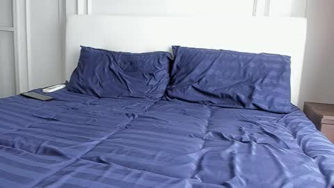 Snapshot of strong_arni chatting on 12.14.25 Strong Arni online show from 12.14.25