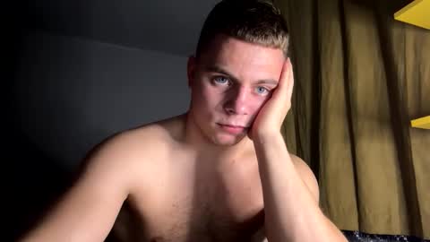 Snapshot of strong_baby chatting on 11.19.25 Strong Baby online show from 11.19.25