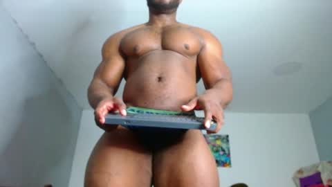 Snapshot of strong_george1 chatting on 12.19.24 strong_george1 online show from 12.19.24