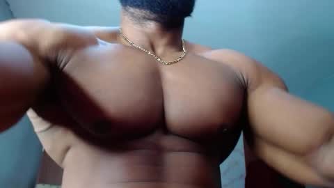 Snapshot of strong_george1 chatting on 11.11.25 strong_george1 online show from 11.11.25