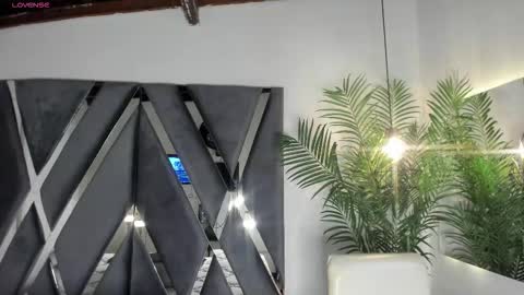 Snapshot of strong_girl_ chatting on 10.28.25 Alexa online show from 10.28.25