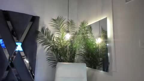 Snapshot of strong_girl_ chatting on 11.15.25 Alexa online show from 11.15.25